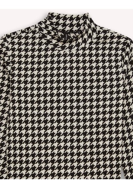 Slim Fit Dar Kesim Yarım Balıkçı Yaka Kazayağı Bürümcük Uzun Kollu Tişört D9498AX24WN