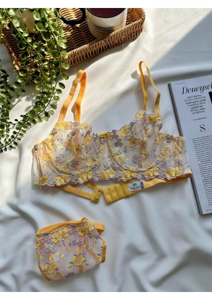 Çiçek Nakışlı Şeffaf Dantel Sütyen Takımı Desteksiz Balenli 75-90B