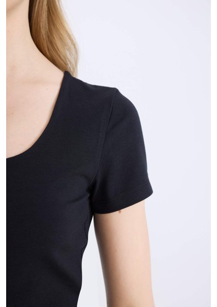 Fitted U Yaka Kısa Kollu Siyah Tişört C6102AX25SM