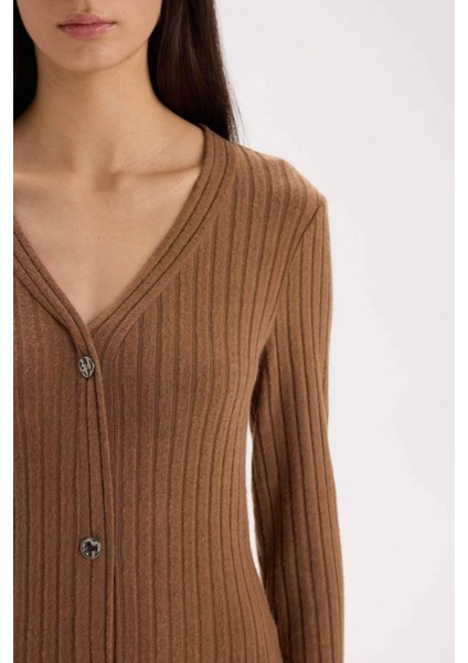 Bodycon Vücudu Saran Basic Düz V Yaka Düğmeli Fitilli Kaşkorse Midi Uzun Kollu Elbise B3261AX24WN