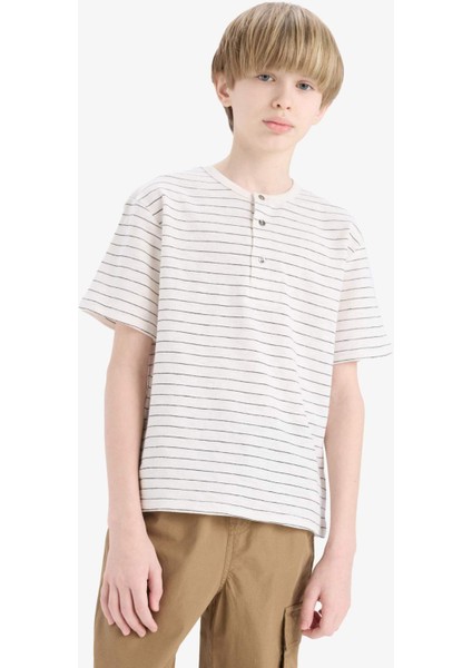 Erkek Çocuk Hakim Yaka Çizgili Kısa Kollu Tişört C2602A825SM