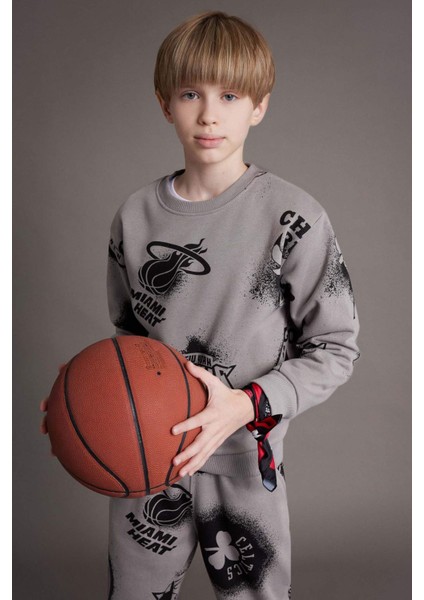 Erkek Çocuk NBA Current Teams Bisiklet Yaka Sweatshirt Y4130A624WN