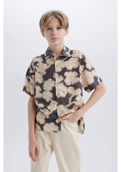 Erkek Çocuk Oversize Geniş Kalıp Polo Yaka Viskon Desenli Kısa Kollu Gömlek D7763A825SM