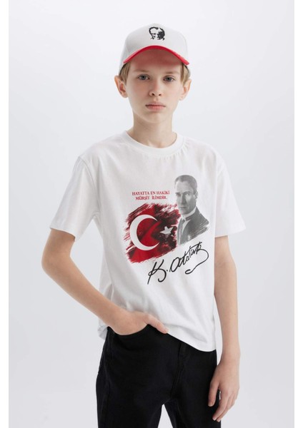 Erkek Çocuk 29 Ekim Cumhuriyet Bayramı Bisiklet Yaka Atatürk Baskılı Kısa Kollu Tişört E0812A825SM