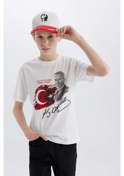 Erkek Çocuk 29 Ekim Cumhuriyet Bayramı Bisiklet Yaka Atatürk Baskılı Kısa Kollu Tişört E0812A825SM