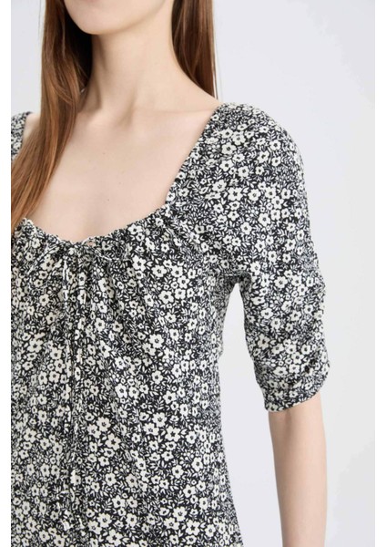 Bodycon Vücudu Saran Kare Yaka Çiçek Desenli Yırtmaçlı Bürümcük Yarım Kol Midi Elbise Z5262AZ25SP