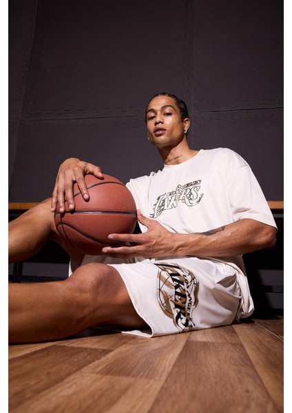 Fit NBA Los Angeles Lakers Oversize Geniş Kalıp Bisiklet Yaka Sırt Baskılı Kısa Kollu Tişört E0363AX25SP