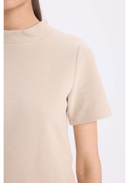 Slim Fit Dar Kesim Yarım Balıkçı Yaka Basic Düz Kısa Kollu Bordo Tişört D9758AX24WN