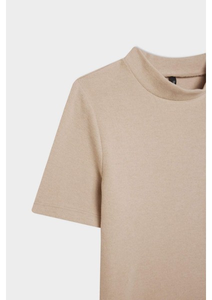 Slim Fit Dar Kesim Yarım Balıkçı Yaka Basic Düz Kısa Kollu Bordo Tişört D9758AX24WN