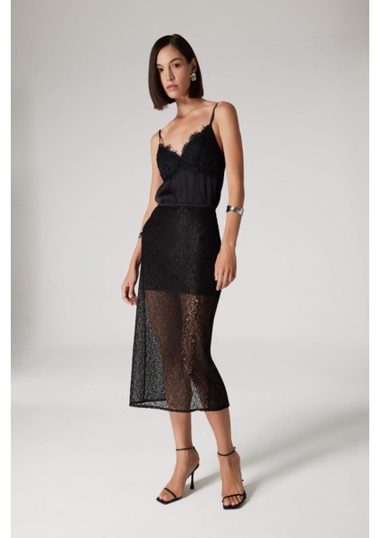 Sorbe x DeFacto Fermuarlı Dantel Kumaş Basic Düz Yırtmaçlı Midi Siyah Kalem Etek E0922Ax24AU