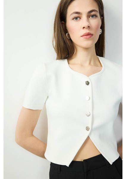 Regular Fit Bisiklet Yaka Düğmeli Kısa Kollu Triko Hırka E1000AX25SP