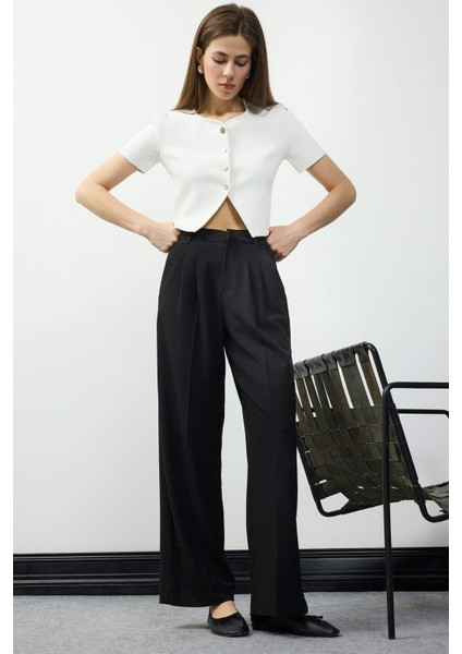 Regular Fit Bisiklet Yaka Düğmeli Kısa Kollu Triko Hırka E1000AX25SP