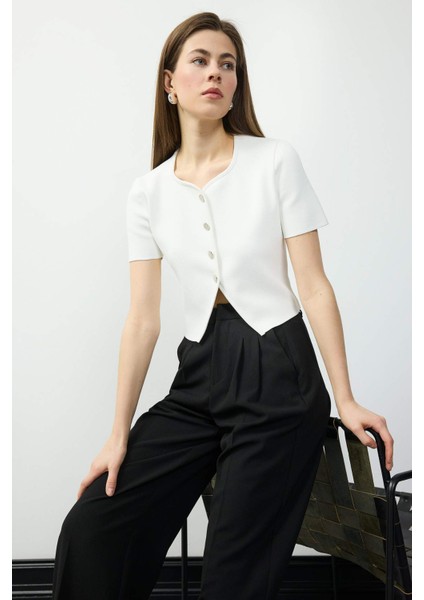 Regular Fit Bisiklet Yaka Düğmeli Kısa Kollu Triko Hırka E1000AX25SP