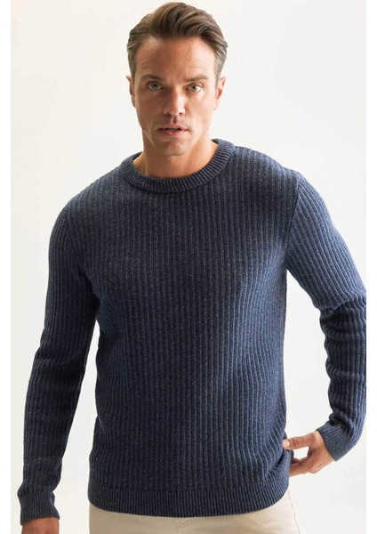 Standart Fit Bisiklet Yaka Dokulu Triko Kazak