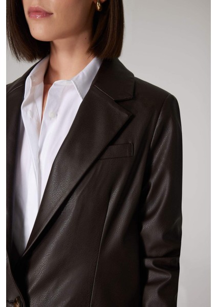 Sorbe x DeFacto Oversize Geniş Kalıp Ceket Yaka Suni Deri Düğmeli Blazer Ceket D9714AX24AU