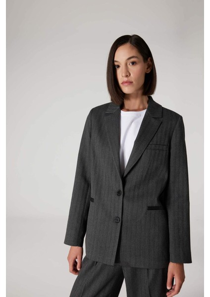 Sorbe x DeFacto Oversize Geniş Kalıp Ceket Yaka Çizgili Düğmeli Blazer Ceket D9916Ax24AU