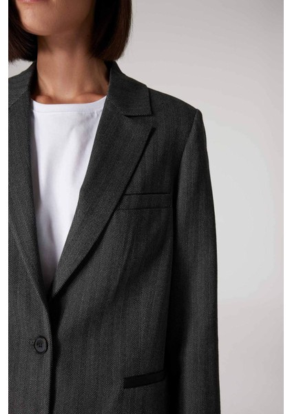 Sorbe x DeFacto Oversize Geniş Kalıp Ceket Yaka Çizgili Düğmeli Blazer Ceket D9916Ax24AU