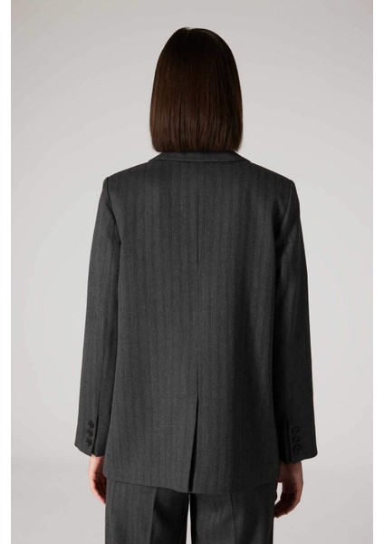 Sorbe x DeFacto Oversize Geniş Kalıp Ceket Yaka Çizgili Düğmeli Blazer Ceket D9916Ax24AU