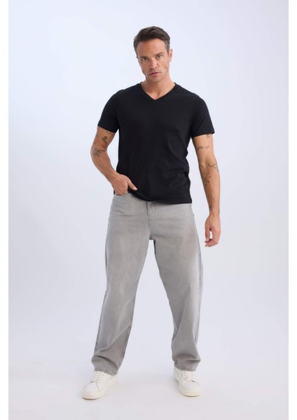 %100 Pamuk Regular Fit V Yaka Pamuklu Basic Düz Kısa Kollu Siyah Tişört D7938AX25SP