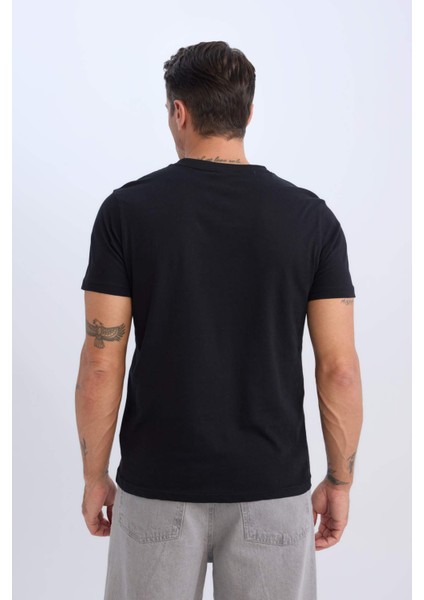 %100 Pamuk Regular Fit V Yaka Pamuklu Basic Düz Kısa Kollu Siyah Tişört D7938AX25SP