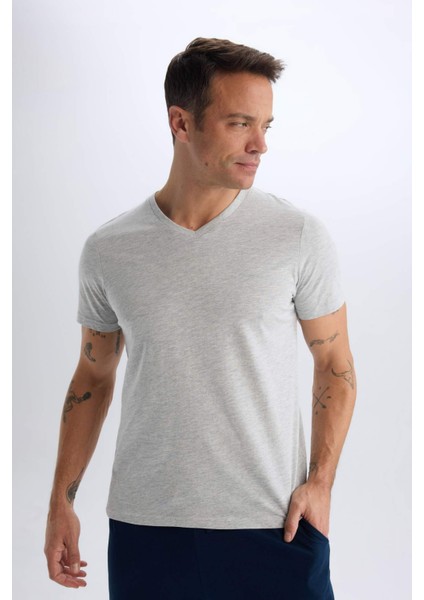 %100 Pamuk Regular Fit V Yaka Pamuklu Basic Düz Kısa Kollu Tişört D7938AX25SP