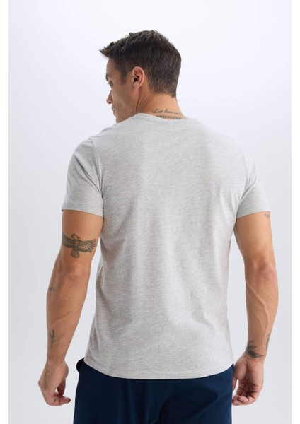%100 Pamuk Regular Fit V Yaka Pamuklu Basic Düz Kısa Kollu Tişört D7938AX25SP