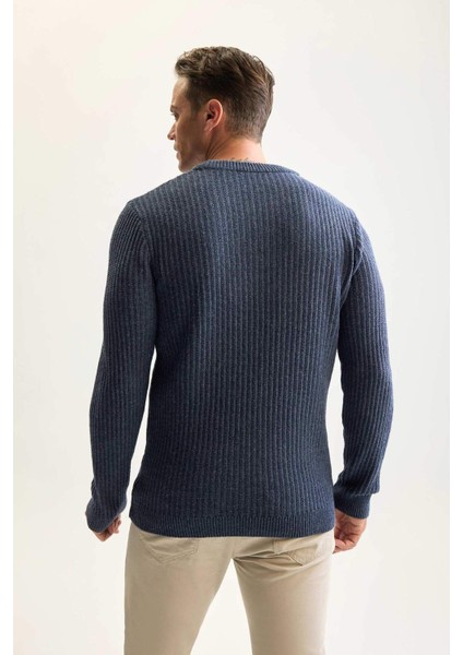 Standart Fit Bisiklet Yaka Dokulu Triko Kazak