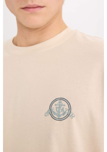 %100 Pamuk Boxy Fit Bisiklet Yaka Sırt Baskılı Kısa Kollu Tişört D7815AX25SP