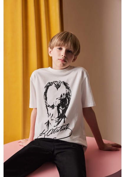 Erkek Çocuk Bisiklet Yaka Atatürk Baskılı Kısa Kollu Tişört B6938A825SM