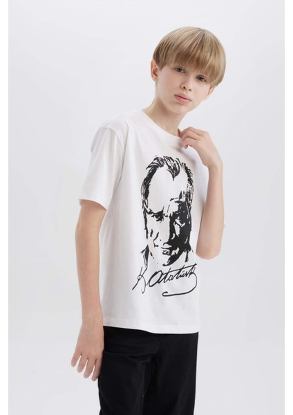 Erkek Çocuk Bisiklet Yaka Atatürk Baskılı Kısa Kollu Tişört B6938A825SM