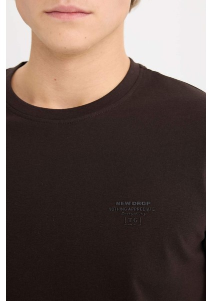 %100 Pamuk Slim Fit Dar Kesim Bisiklet Yaka Baskılı Kısa Kollu Tişört D5567AX25SP