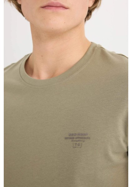 %100 Pamuk Slim Fit Dar Kesim Bisiklet Yaka Baskılı Kısa Kollu Tişört D5567AX25SP