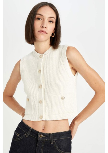 Regular Fit Crop Düğmeli Klasik Triko Yelek E1479AX24WN