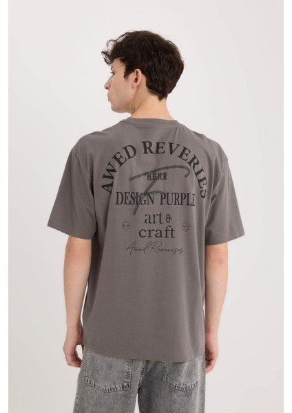 %100 Pamuk Comfort Fit Bisiklet Yaka Sırt Baskılı Kısa Kollu Tişört D5587AX25SP