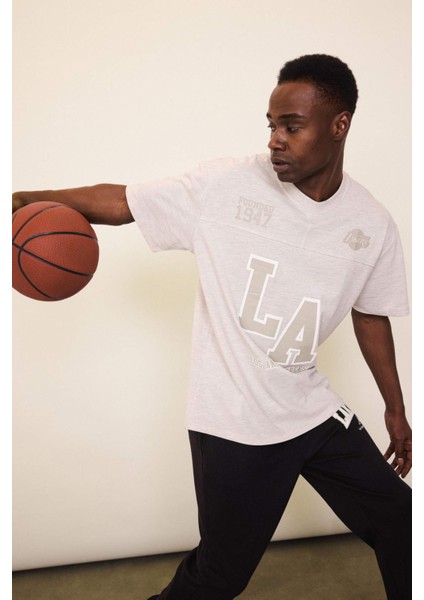 Fit NBA Los Angeles Lakers Oversize Geniş Kalıp Bisiklet Yaka Kısa Kollu Pike Tişört D8551AX25SP