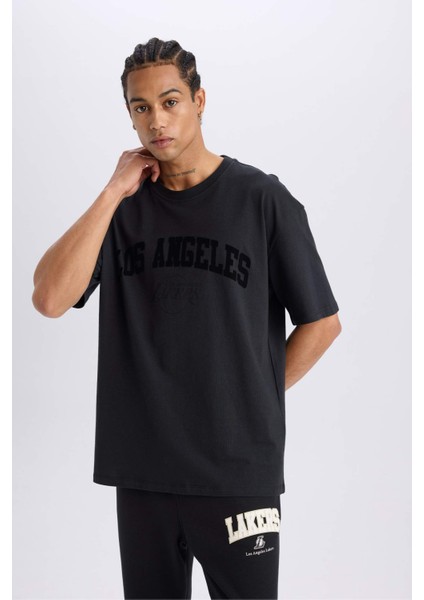 Fit NBA Los Angeles Lakers Oversize Geniş Kalıp Bisiklet Yaka Kısa Kollu Tişört D6714AX25SP