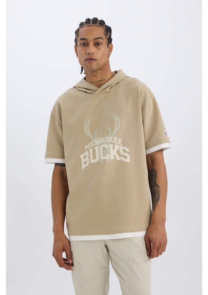 Fit NBA Milwaukee Bucks Oversize Geniş Kalıp Kapüşonlu Sırt Baskılı Kısa Kollu Tişört D6708AX25SP