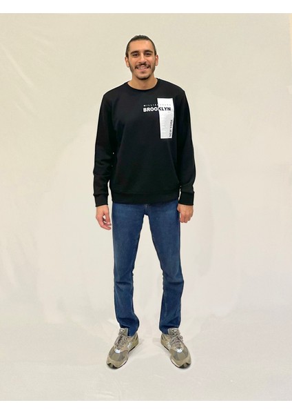 Erkek Bisiklet Yaka Rahat Kalıp 3 Iplik Kalın W.brooklyn Baskılı Sweatshirt SPR24SW31