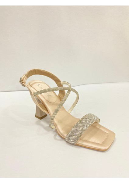 Gece Ayakkabısı Stiletto Bilekten Bağlamalı Topuklu Kalın Topuklu Ayakkabı Platform Topuk Ince Topuk Sandalet Rugan Ayakkabı Klasik Topuklu Düz Deri Ayakkabı Maskülen Tarz Ayakkabı fiyatları