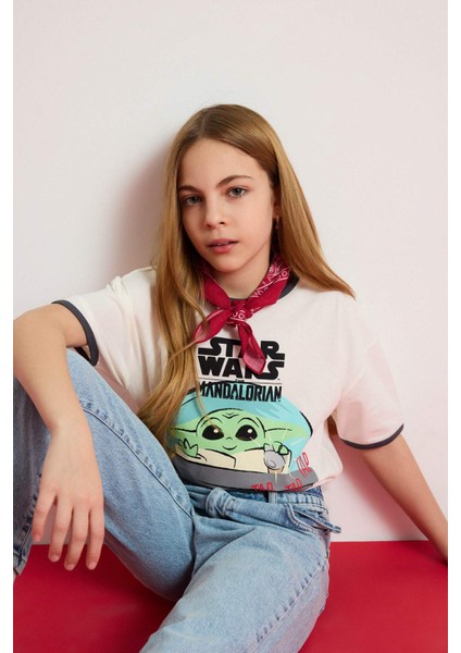 Kız Çocuk Star Wars-Mandalorian Relax Fit Bisiklet Yaka Ribana Kısa Kollu Tişört E0478A825SP