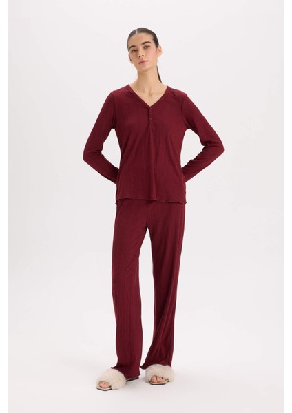 Pijama Takımı V Yaka Düğmeli Ribana Uzun Kollu Üst Beli Lastikli Geniş Paça Alt-Fall in Love D2273AX24WN