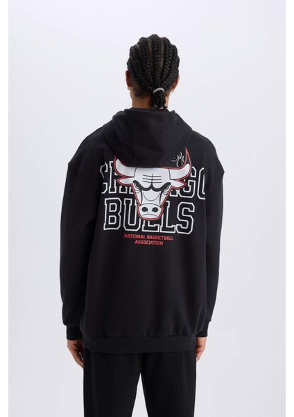 Fit NBA Chicago Bulls Boxy Fit Kapüşonlu Sırt Baskıllı Kalın Sweatshirt D6574AX25SP