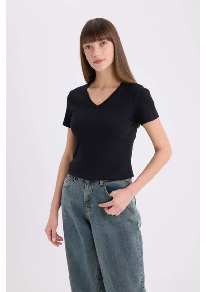 Slim Fit Dar Kesim V Yaka Basic Düz Ribana Kısa Kollu Tişört I1080AZ25SP
