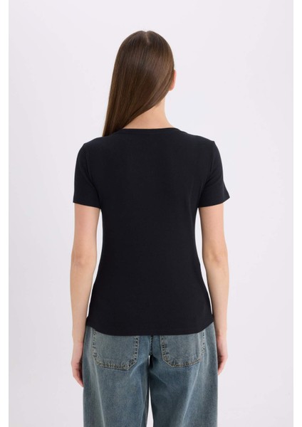 Slim Fit Dar Kesim V Yaka Basic Düz Ribana Kısa Kollu Tişört I1080AZ25SP