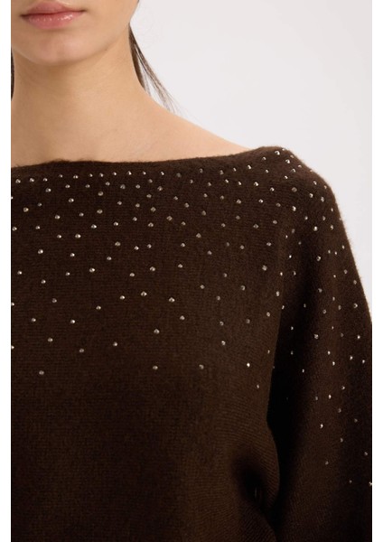 Regular Fit Kayık Yaka Taşlı Basic Düz Triko Kazak E2286AX24WN