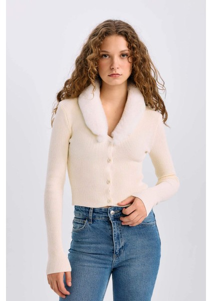 Slim Fit Dar Kesim Suni Kürklü V Yaka Düğmeli Triko Hırka E2268AX24CW