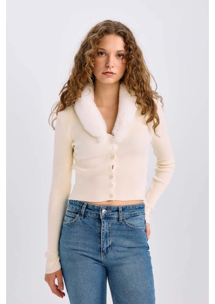 Slim Fit Dar Kesim Suni Kürklü V Yaka Düğmeli Triko Hırka E2268AX24CW