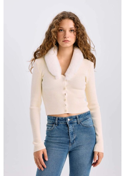 Slim Fit Dar Kesim Suni Kürklü V Yaka Düğmeli Triko Hırka E2268AX24CW