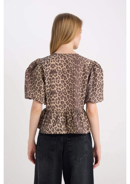 Regular Fit Yuvarlak Yaka Leopar Desenli Önden Bağlamalı Poplin Kısa Kollu Bluz E2670AX24AU