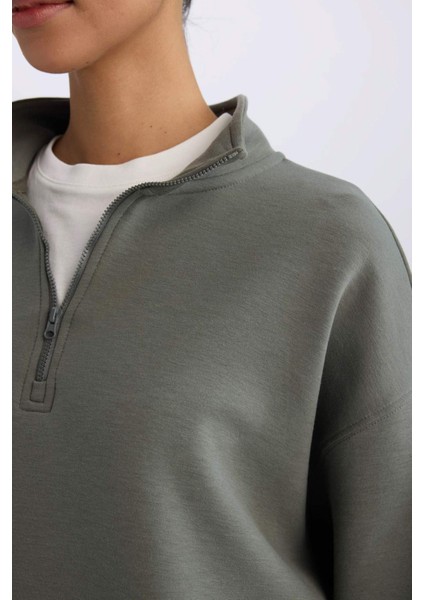 Fit Oversize Geniş Kalıp Dik Yaka Sporcu Sweatshirt D3796AX24WN